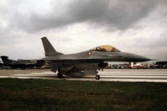 f16