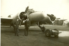 07-22Oct-1960-Anson-VV570-and-Cadets-Baxter-and-Green